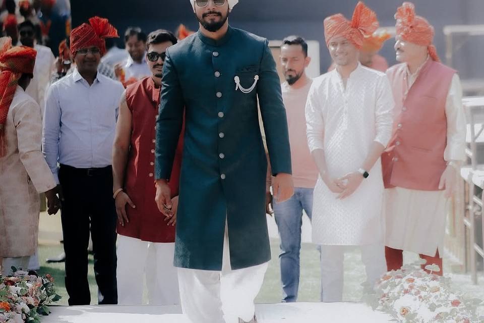 Groom