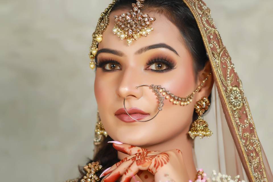 MAKEUP BY DEEPTI AGGARWAL