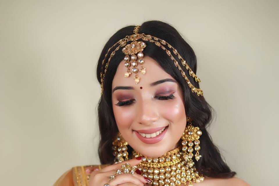 MAKEUP BY DEEPTI AGGARWAL