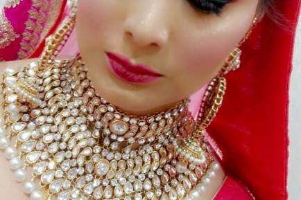 Makeup Specialist By Harpreet Malhotra