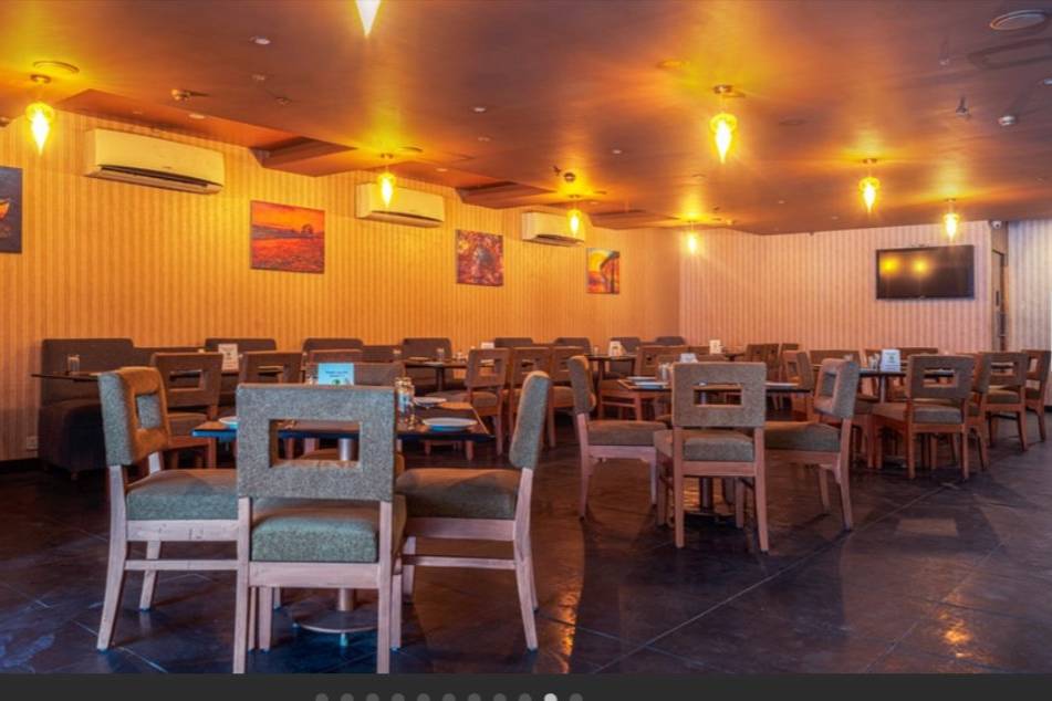 Kareems Restaurant front image