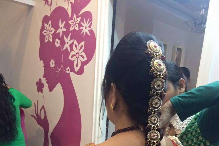 Makeup Studio Pragati Beauty Clinic