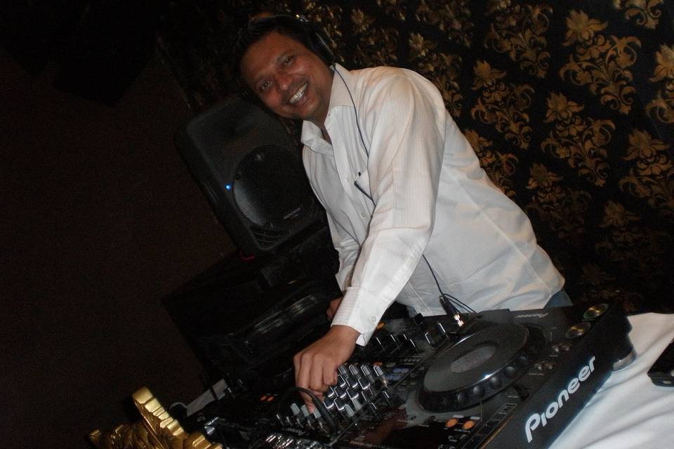 DJ Naren