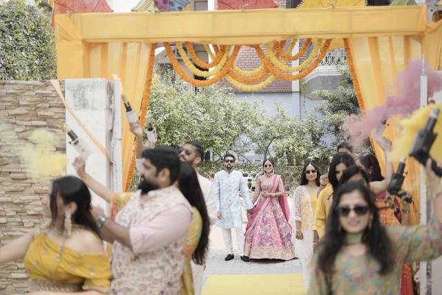 Couple entry