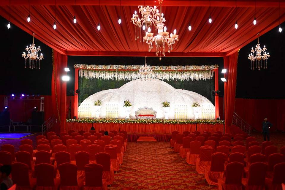 Royal White Elegance Stage