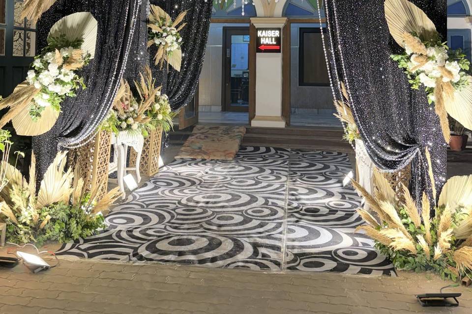 Royal Entrance Decor