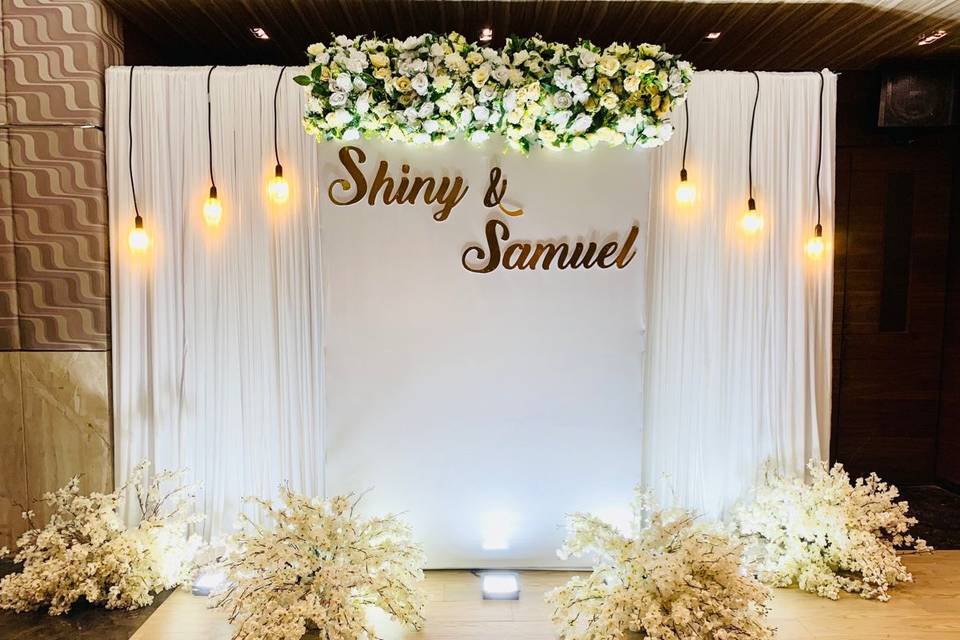 White Theme Photo booth