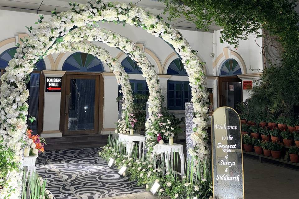 Entrance Decor