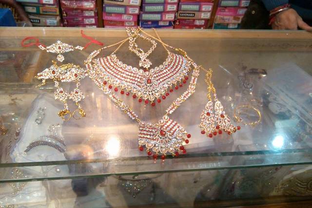 Rathore Bangles & Cosmetic Store