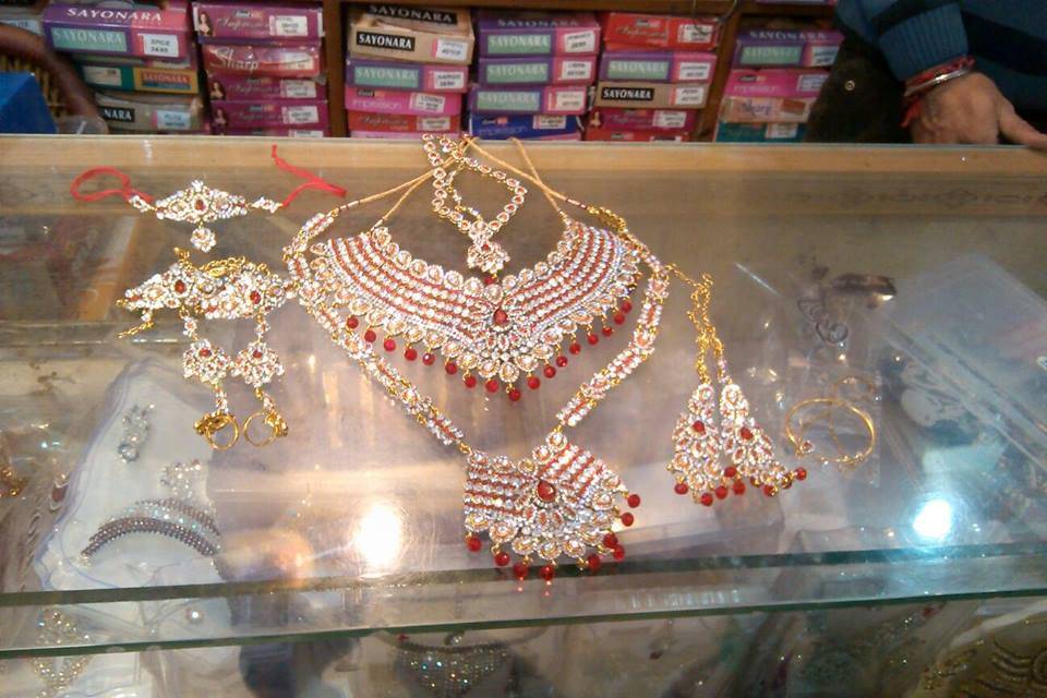 Rathore Bangles & Cosmetic Store