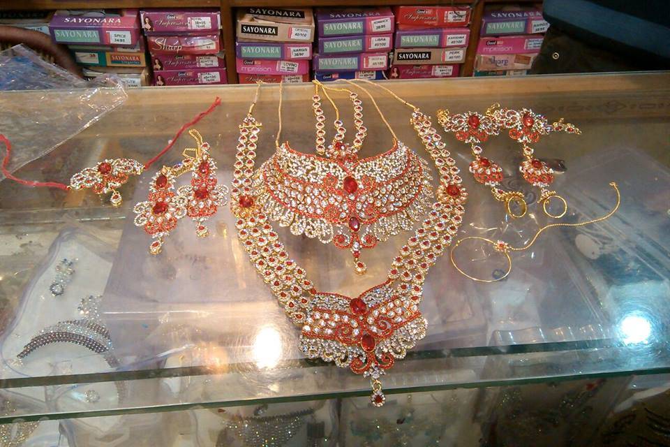 Rathore Bangles & Cosmetic Store