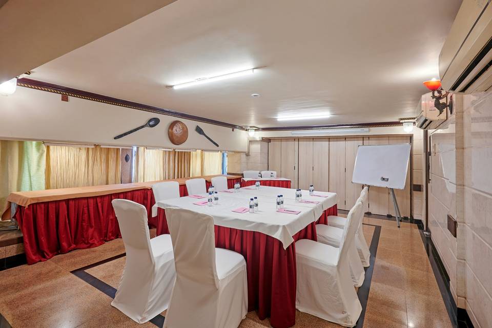 Banquet -    -1 Floor