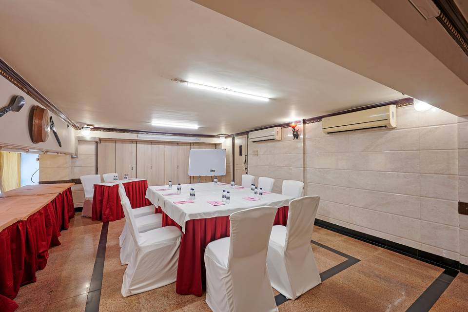Banquet -    -1 Floor
