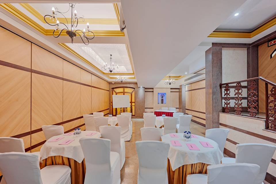 Banquet -    -1 Floor