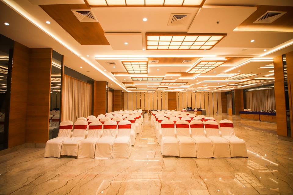 Pinnacle Grand Hotel & Banquets