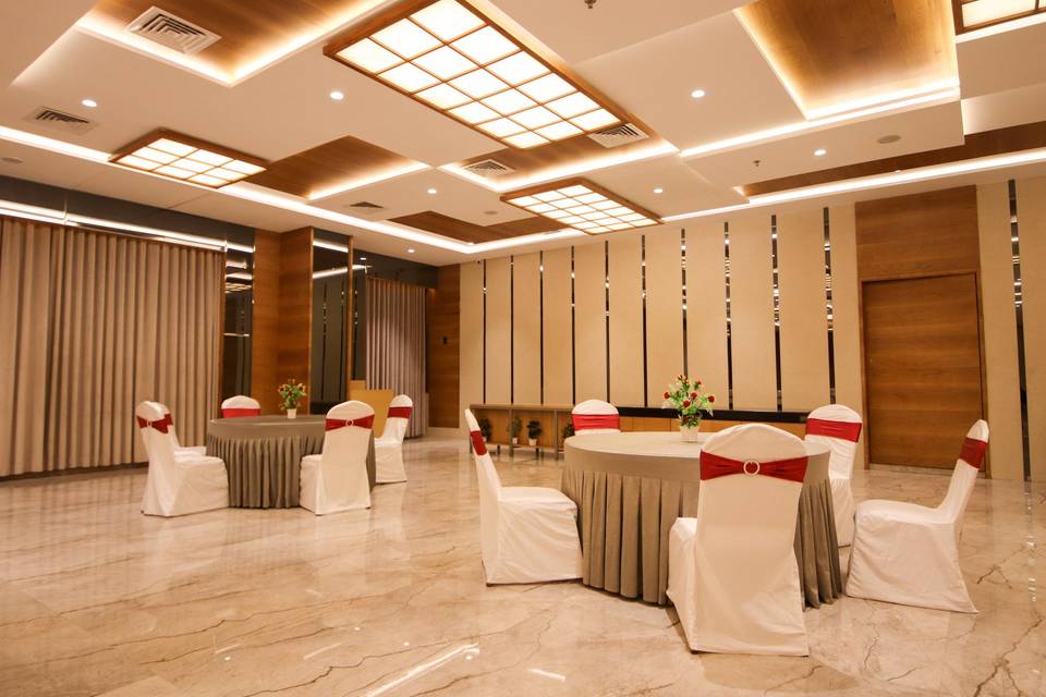 Pinnacle Grand Hotel & Banquets