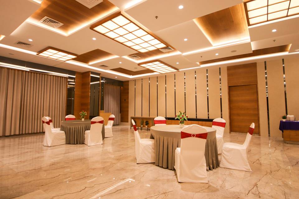 Pinnacle Grand Hotel & Banquets