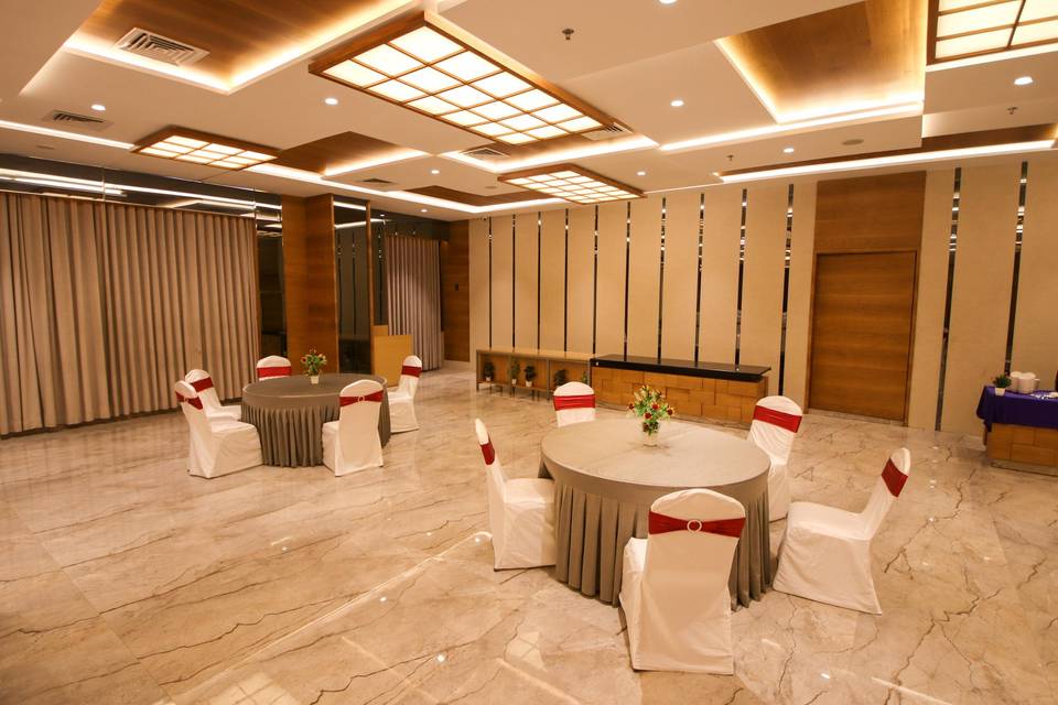 Pinnacle Grand Hotel & Banquets