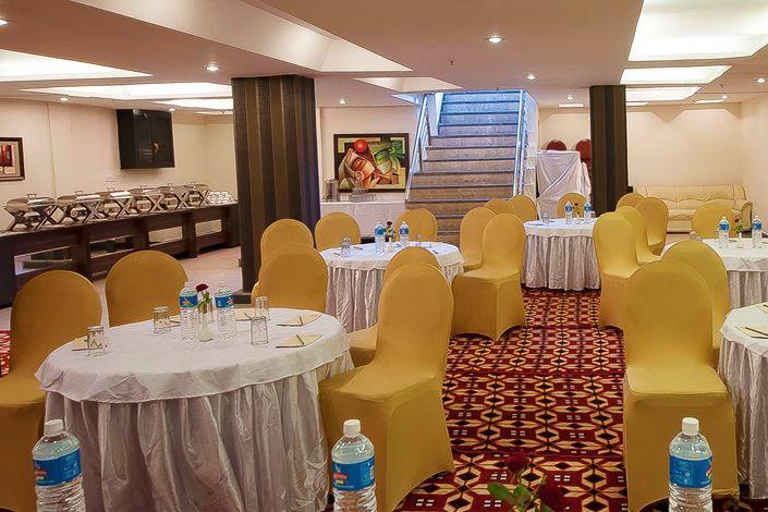 Hotel Pitrashish Premium