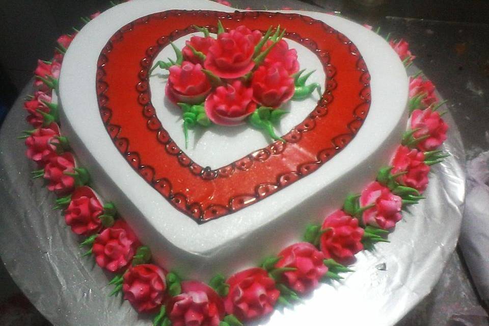 Chocolates loaded cake | Anniversary Cake | Guwahati Online Bazaar