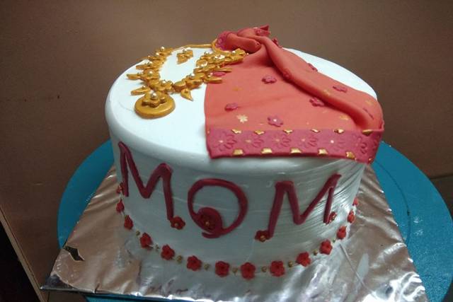 CakeSpot - Birthday cake calories never counts. Trust me🤭... | Facebook