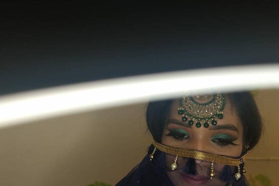 Khushi Gupta - The Makeup Artist
