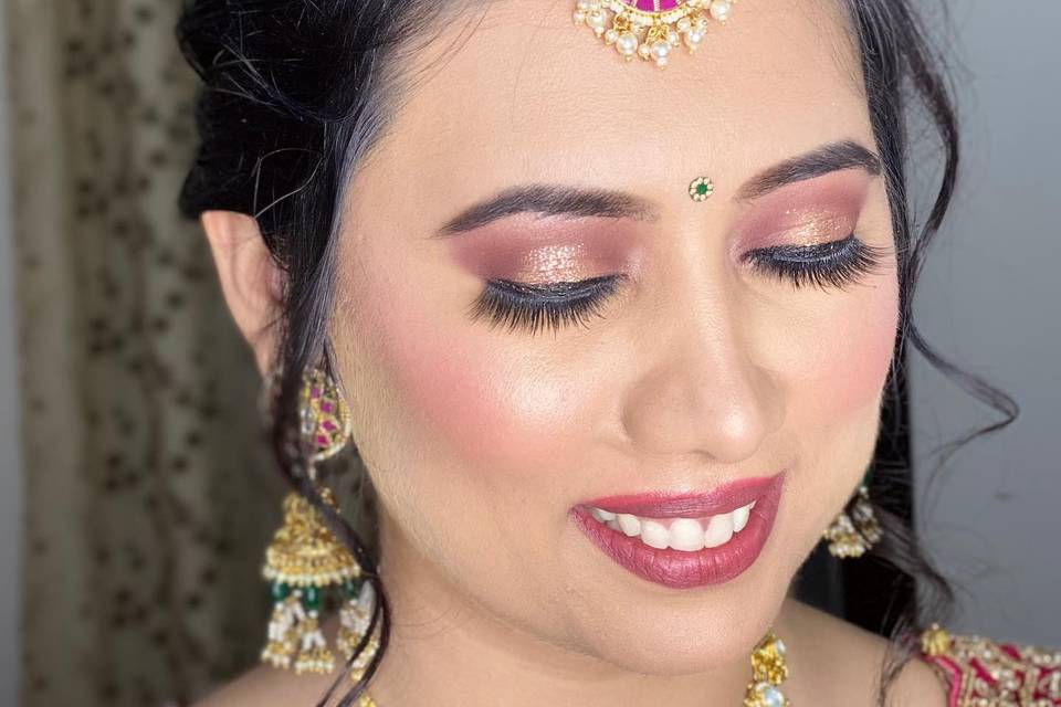 Sakshibhardwajmakeovers_1638193437_2717685987118192045_9443766931