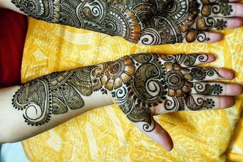 Nisha Mehndi Art- Price & Reviews | Surat Mehndi Artists