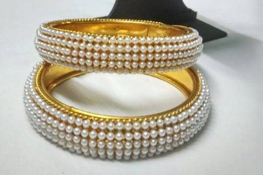 Pearl & Gold Bangles