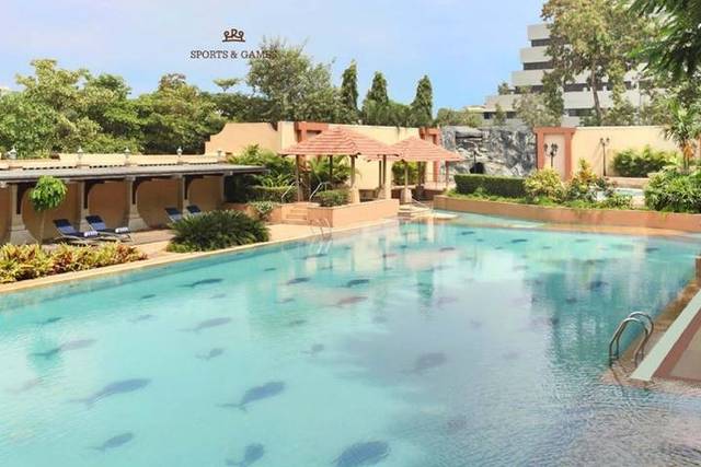 Swimming pool