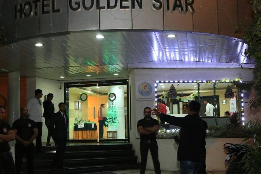 Hotel Golden Star Country Club, Surat