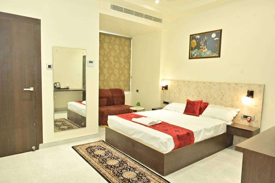 DELUXE ROOM 4