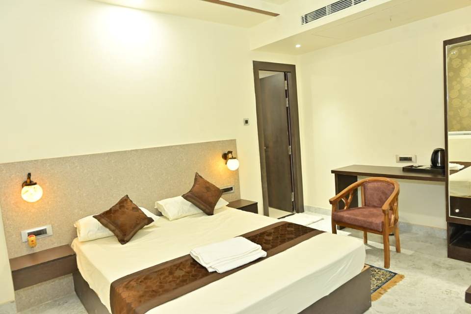 DELUXE ROOM 6