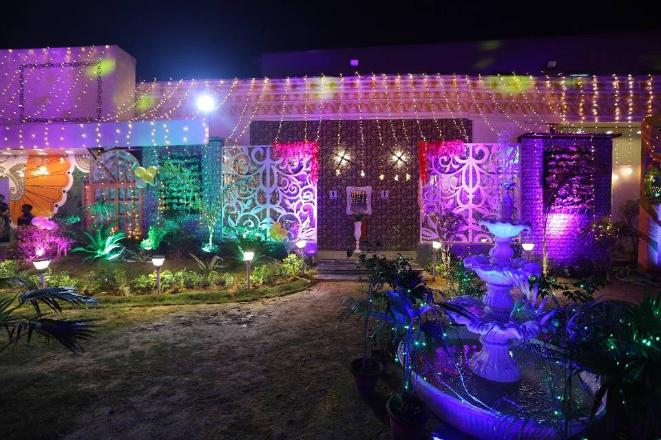 Decoration part at lawn side