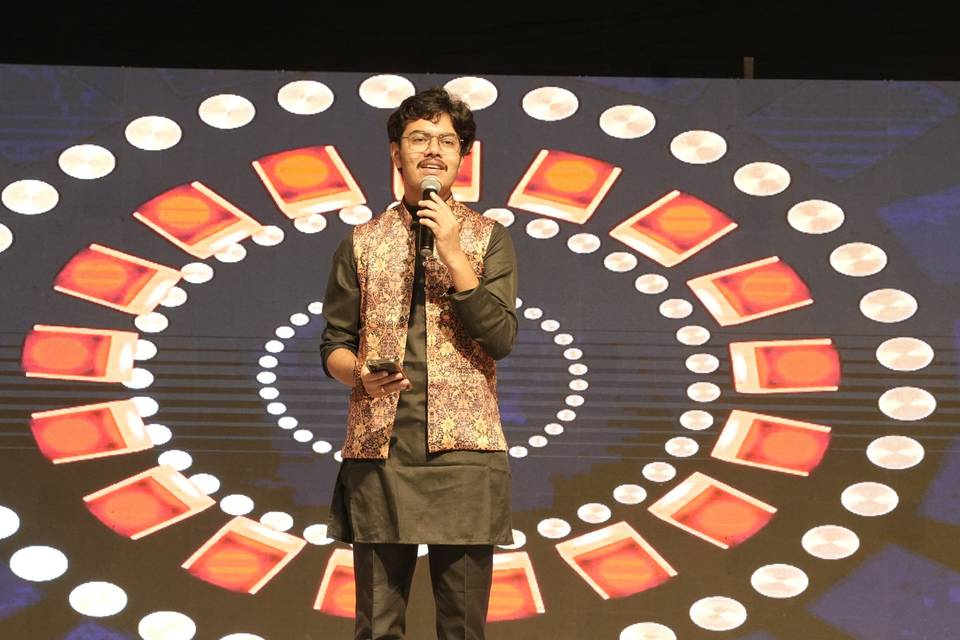 Anchor Dwarik Dave