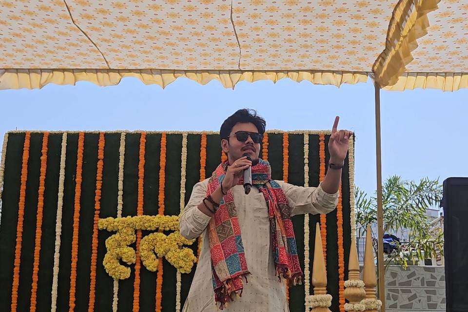 Anchor Dwarik Dave