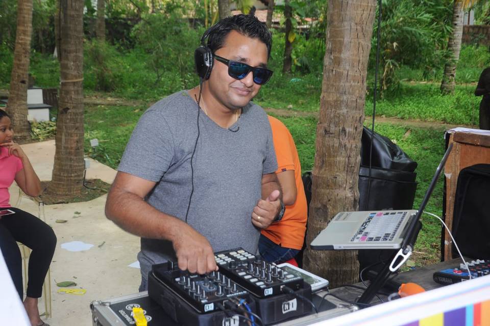 DJ Vally, Calangute