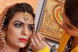 Preeti Malhotra - Makeup Artist