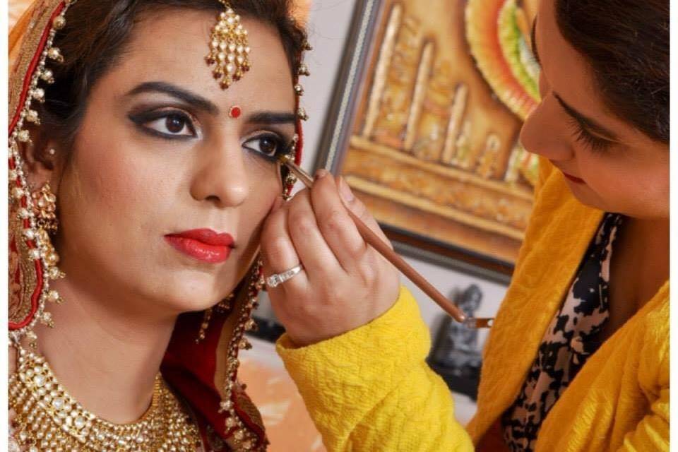 Preeti Malhotra - Makeup Artist