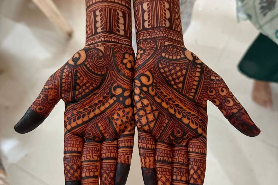 Groom name unique mehndi design #foryou #foryoupage #designbysamra #he... |  TikTok