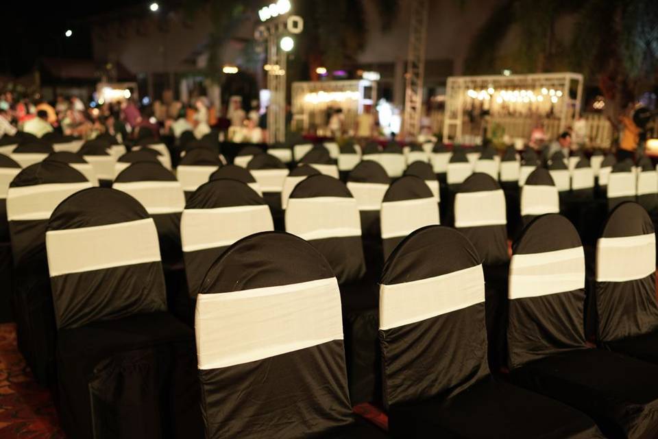 chairs with tie back