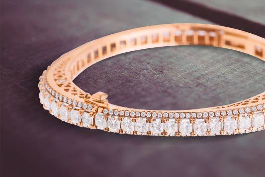 Malabar || Traditional, Stylish Diamond bangles Starts @ 1,37,000rs/- with  code & price 💕 - YouTube