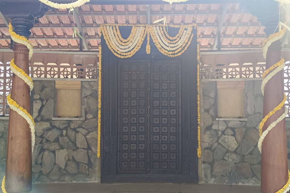 Entrance Decor