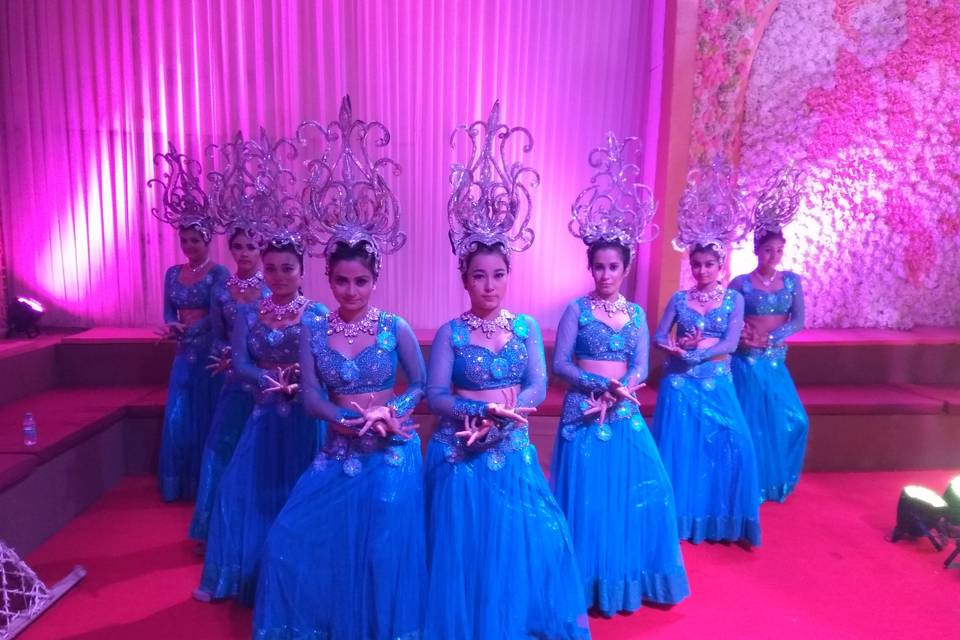 Bridal entry girls