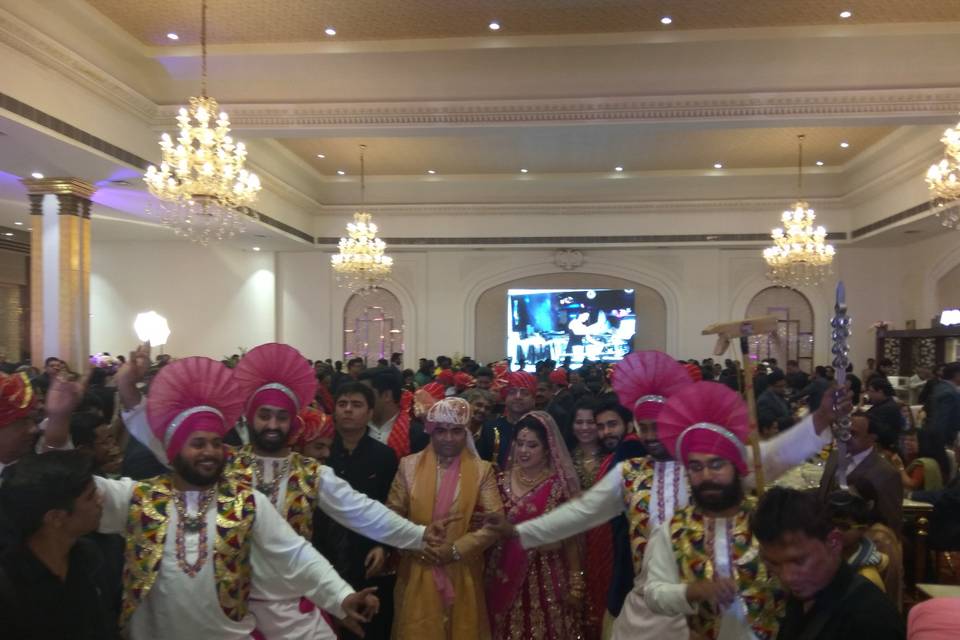 Tibet pandit groom entry