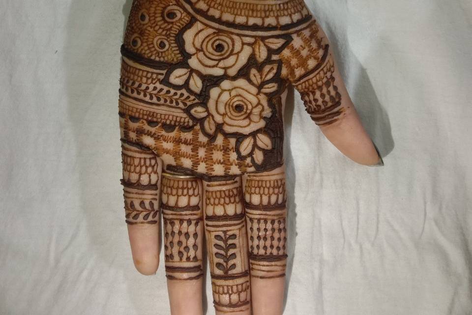 Customized Mehendi