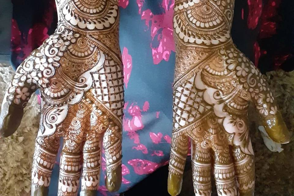 Naaz Mehendi Artist