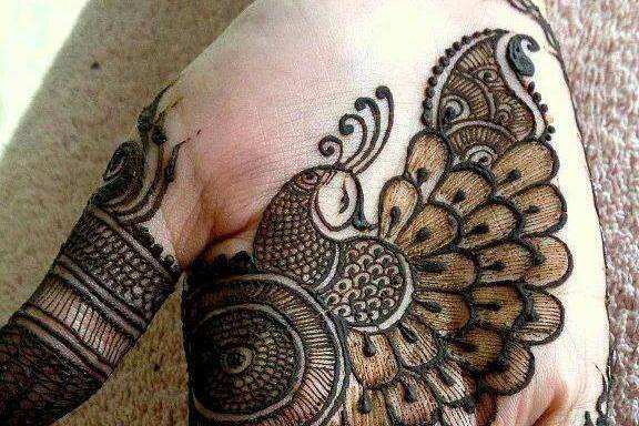 Perfect Mehandi Art by Vasanthi