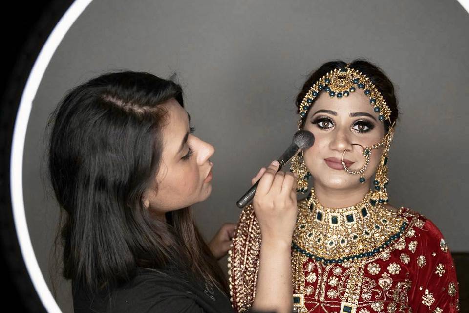 Muskan Mishra Makeup Artist