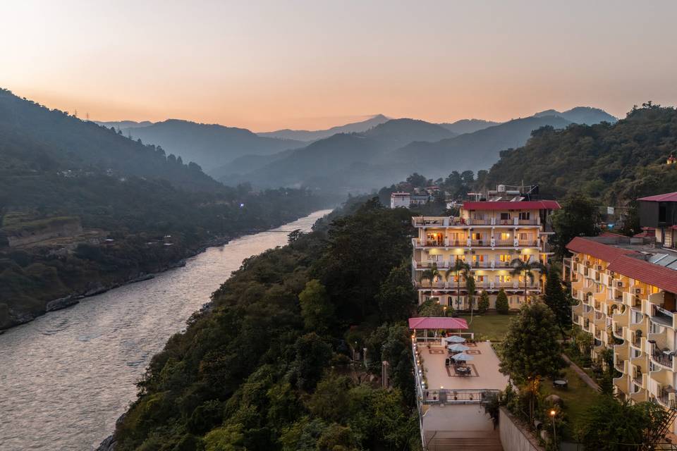 Riverside Resorts